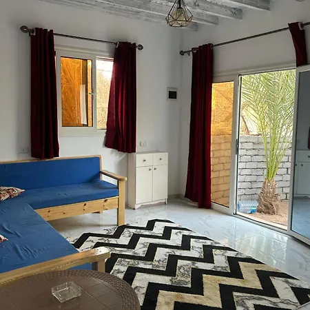 Palm House-Lighthouse Apartment